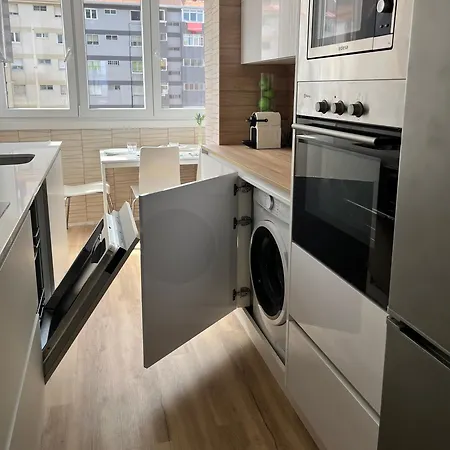 Ria De Bouzas Amplio Piso Muy Luminoso Con Vistas A La Ria *